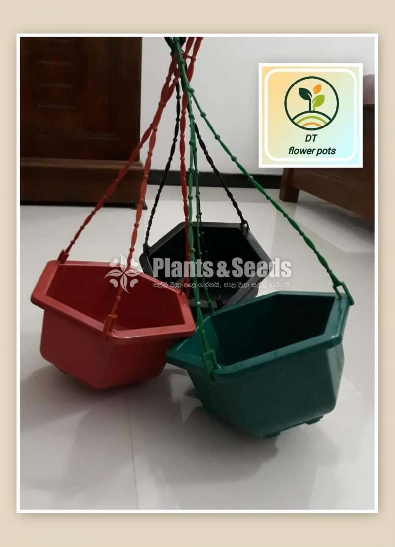 Plastic flower pots